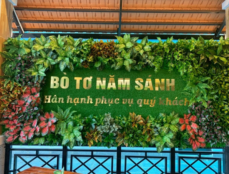 Trang trí bảng hiệu